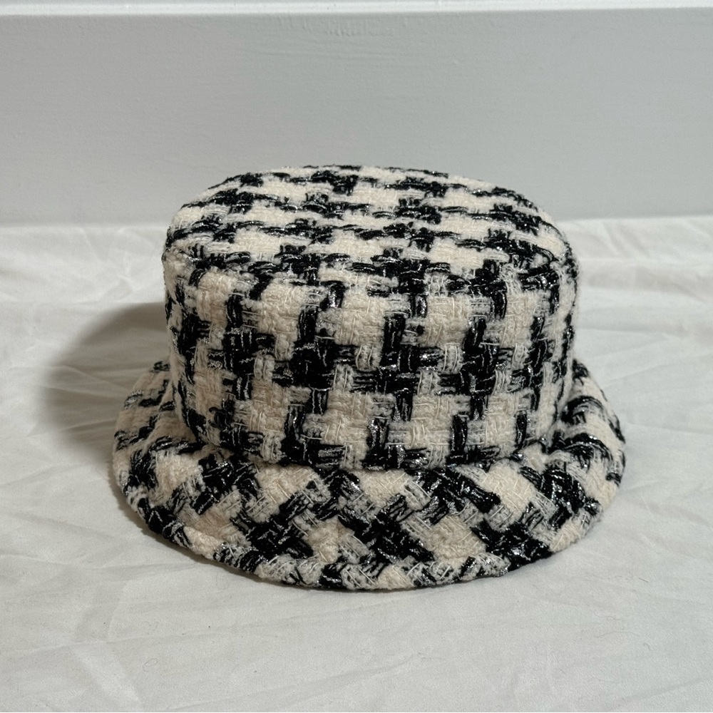Chanel tweed bucket hat - small
